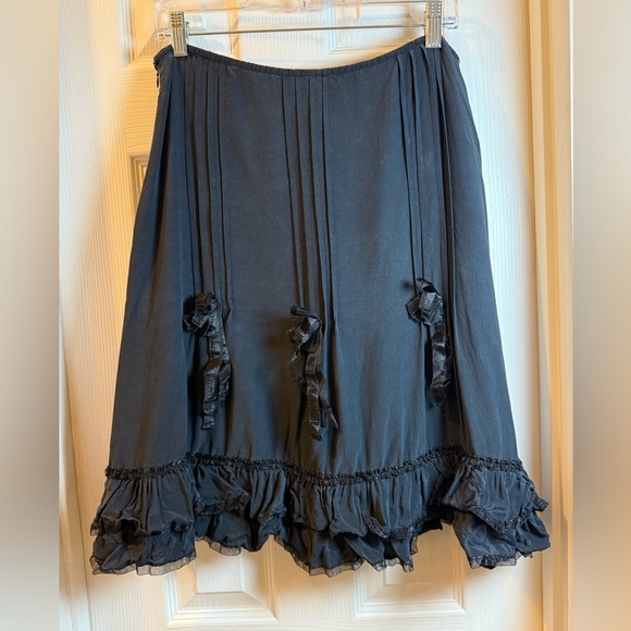 Anne Carson Dresses & Skirts - Anne Carson skirt, 💯% silk, black, whimsigoth, saloon girl, VTG Size 12